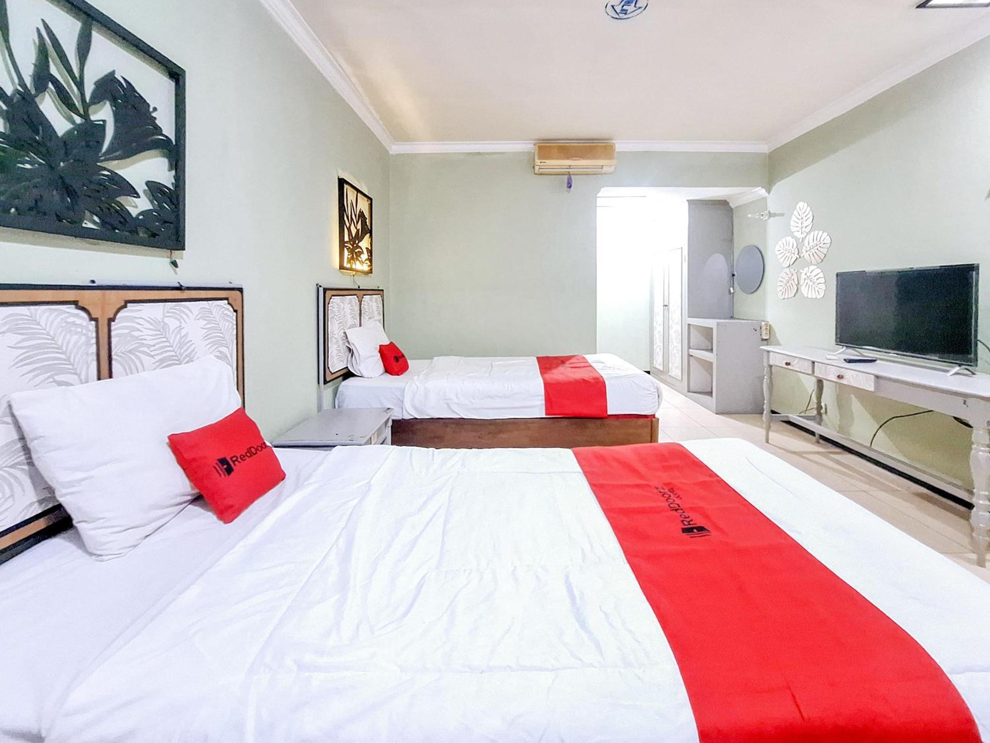Reddoorz Near Stadion Semeru Lumajang Jawa Timur Exterior photo