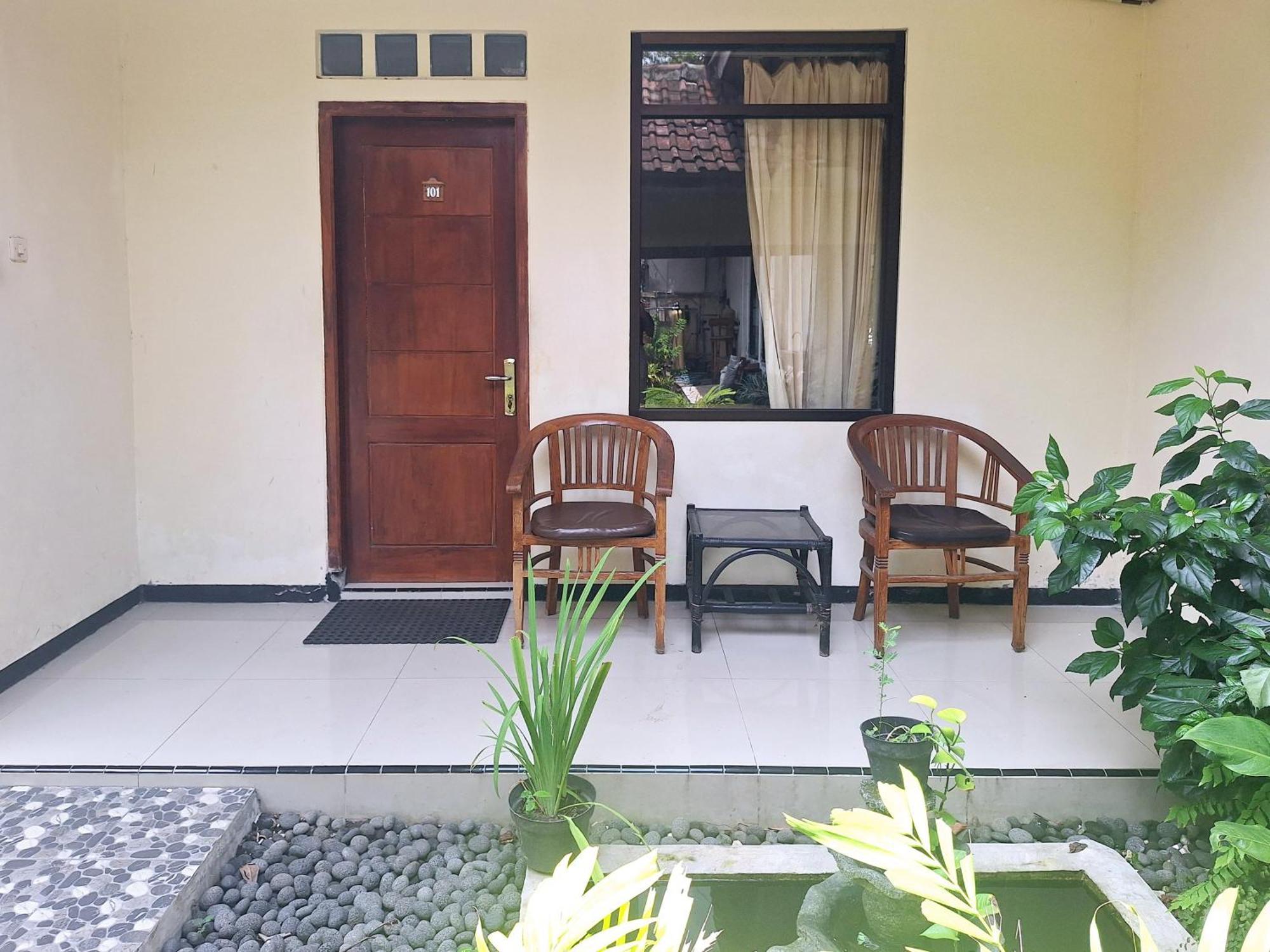 Reddoorz Near Stadion Semeru Lumajang Jawa Timur Exterior photo